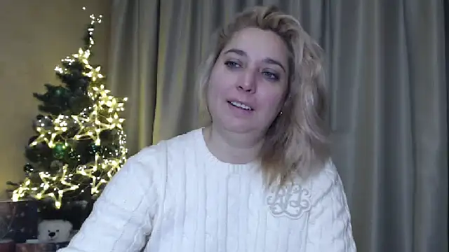 Snapshot of sweetpussy13 chatting on December 2024 07:04:02 AM sweetpussy13 online show from December 2024 07:04:02 AM