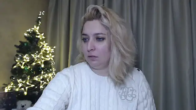 Snapshot of sweetpussy13 chatting on December 2024 09:53:02 AM sweetpussy13 online show from December 2024 09:53:02 AM