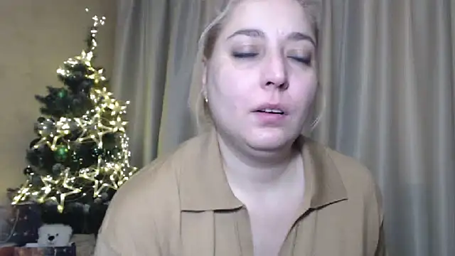 Snapshot of sweetpussy13 chatting on January 2025 06:59:01 AM sweetpussy13 online show from January 2025 06:59:01 AM