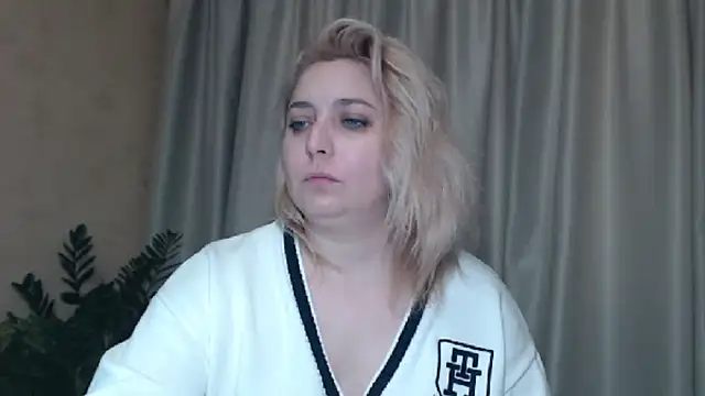 Snapshot of sweetpussy13 chatting on January 2025 10:12:02 AM sweetpussy13 online show from January 2025 10:12:02 AM