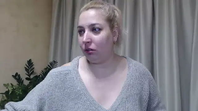 Snapshot of sweetpussy13 chatting on January 2025 04:39:01 AM sweetpussy13 online show from January 2025 04:39:01 AM