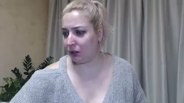 Snapshot of sweetpussy13 chatting on January 2025 07:41:01 AM sweetpussy13 online show from January 2025 07:41:01 AM