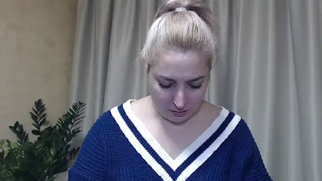 Snapshot of sweetpussy13 chatting on January 2025 07:15:01 AM sweetpussy13 online show from January 2025 07:15:01 AM