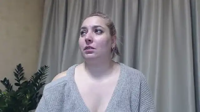 Snapshot of sweetpussy13 chatting on January 2025 07:04:02 AM sweetpussy13 online show from January 2025 07:04:02 AM