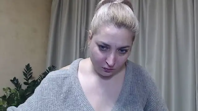 Snapshot of sweetpussy13 chatting on January 2025 03:09:02 AM sweetpussy13 online show from January 2025 03:09:02 AM