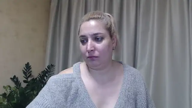 Snapshot of sweetpussy13 chatting on January 2025 07:29:01 AM sweetpussy13 online show from January 2025 07:29:01 AM