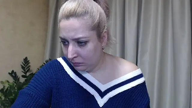Snapshot of sweetpussy13 chatting on February 2025 09:40:02 AM sweetpussy13 online show from February 2025 09:40:02 AM