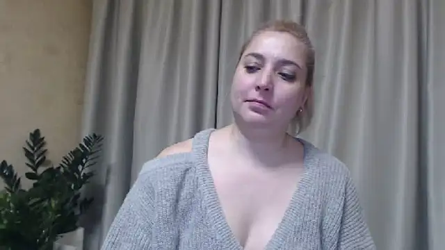 Snapshot of sweetpussy13 chatting on February 2025 10:08:02 AM sweetpussy13 online show from February 2025 10:08:02 AM