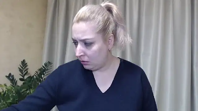 Snapshot of sweetpussy13 chatting on February 2025 06:51:02 AM sweetpussy13 online show from February 2025 06:51:02 AM
