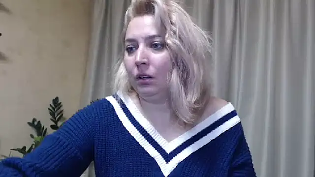 Snapshot of sweetpussy13 chatting on February 2025 10:15:02 AM sweetpussy13 online show from February 2025 10:15:02 AM