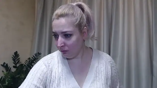 Snapshot of sweetpussy13 chatting on February 2025 07:02:02 AM sweetpussy13 online show from February 2025 07:02:02 AM