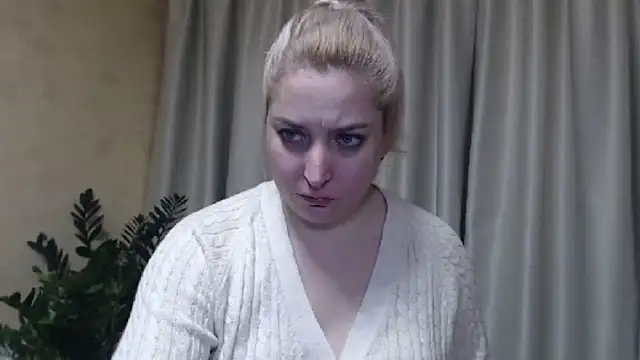 Snapshot of sweetpussy13 chatting on February 2025 10:03:02 AM sweetpussy13 online show from February 2025 10:03:02 AM