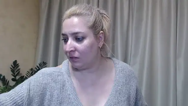 Snapshot of sweetpussy13 chatting on February 2025 09:49:01 AM sweetpussy13 online show from February 2025 09:49:01 AM