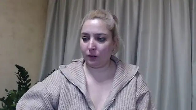Snapshot of sweetpussy13 chatting on February 2025 10:01:02 AM sweetpussy13 online show from February 2025 10:01:02 AM
