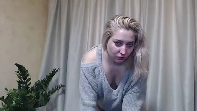 Snapshot of sweetpussy13 chatting on February 2025 06:50:02 AM sweetpussy13 online show from February 2025 06:50:02 AM