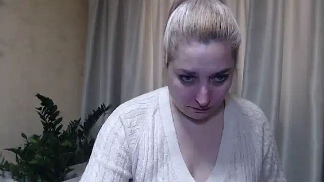 Snapshot of sweetpussy13 chatting on February 2025 07:20:01 AM sweetpussy13 online show from February 2025 07:20:01 AM