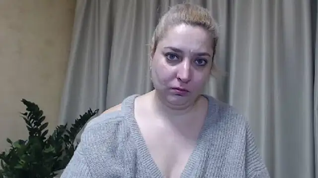 Snapshot of sweetpussy13 chatting on February 2025 03:59:02 AM sweetpussy13 online show from February 2025 03:59:02 AM