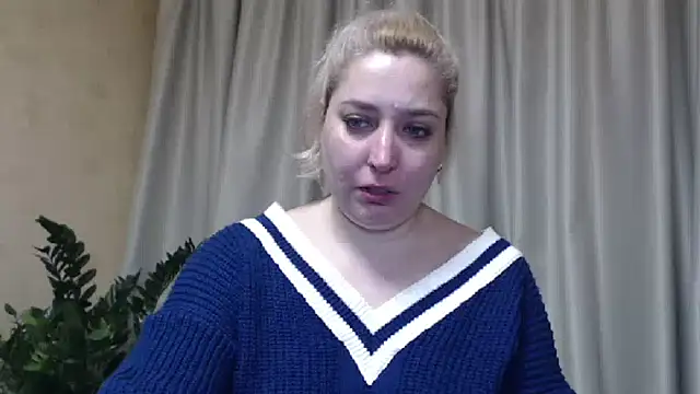 Snapshot of sweetpussy13 chatting on March 2025 06:35:02 AM sweetpussy13 online show from March 2025 06:35:02 AM