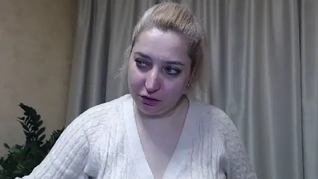 Snapshot of sweetpussy13 chatting on March 2025 07:21:02 AM sweetpussy13 online show from March 2025 07:21:02 AM