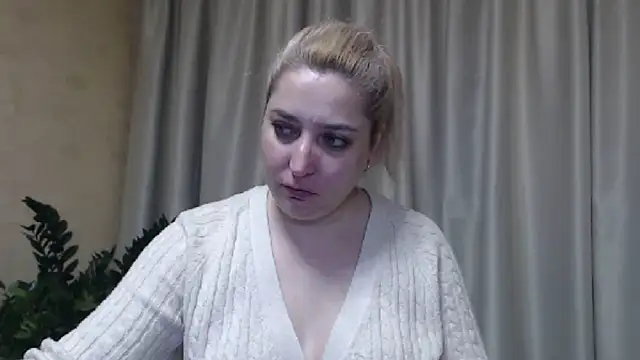 Snapshot of sweetpussy13 chatting on March 2025 10:24:02 AM sweetpussy13 online show from March 2025 10:24:02 AM