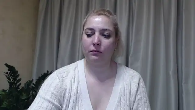 Snapshot of sweetpussy13 chatting on March 2025 09:07:02 AM sweetpussy13 online show from March 2025 09:07:02 AM