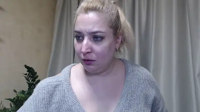 Snapshot of sweetpussy13 chatting on March 2025 06:53:02 AM sweetpussy13 online show from March 2025 06:53:02 AM