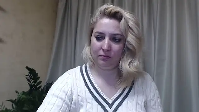 Snapshot of sweetpussy13 chatting on March 2025 09:49:01 AM sweetpussy13 online show from March 2025 09:49:01 AM