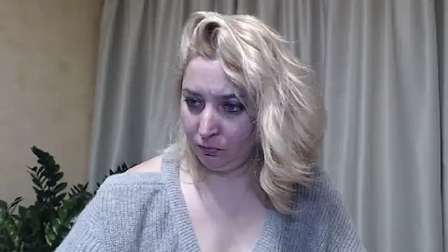 Snapshot of sweetpussy13 chatting on March 2025 10:03:02 AM sweetpussy13 online show from March 2025 10:03:02 AM