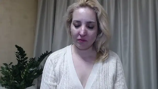 Snapshot of sweetpussy13 chatting on March 2025 05:04:01 PM sweetpussy13 online show from March 2025 05:04:01 PM