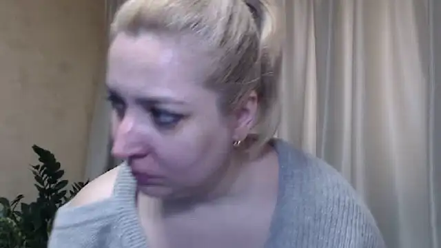 Snapshot of sweetpussy13 chatting on March 2025 07:04:02 AM sweetpussy13 online show from March 2025 07:04:02 AM