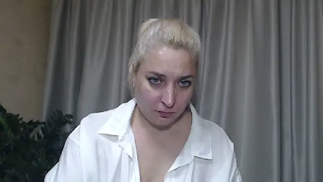 Snapshot of sweetpussy13 chatting on September 2025 05:29:01 AM sweetpussy13 online show from September 2025 05:29:01 AM