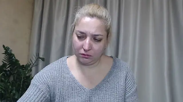 Snapshot of sweetpussy13 chatting on October 2025 02:34:01 AM sweetpussy13 online show from October 2025 02:34:01 AM