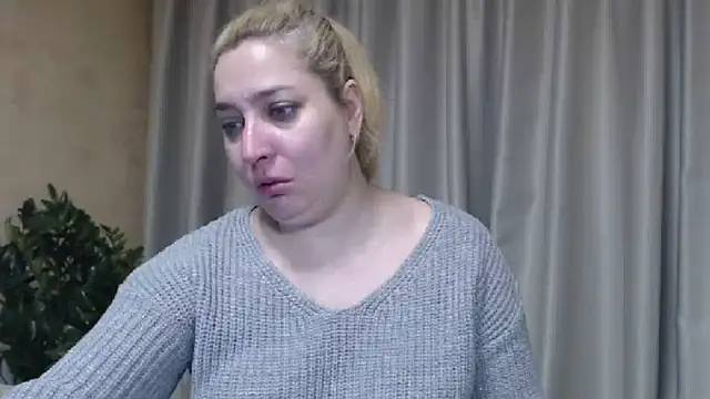 Snapshot of sweetpussy13 chatting on February 2026 06:17:01 AM sweetpussy13 online show from February 2026 06:17:01 AM