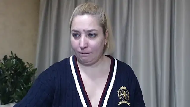 Snapshot of sweetpussy13 chatting on February 2026 08:24:01 AM sweetpussy13 online show from February 2026 08:24:01 AM