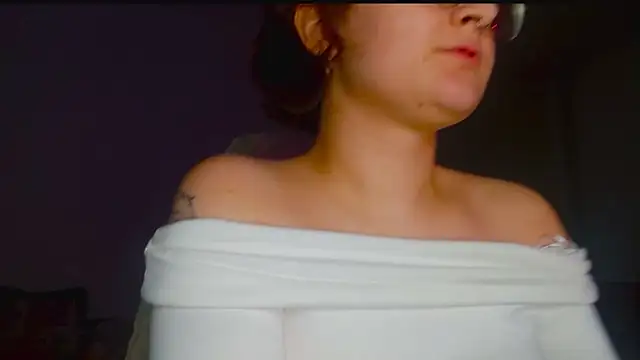 SonyaDew online show from December 2025 01:01:02 AM