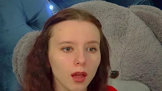 ArinaKubrick online show from December 2025 04:56:01 PM