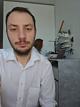 Lovebackground online show from January 2026 11:03:01 AM