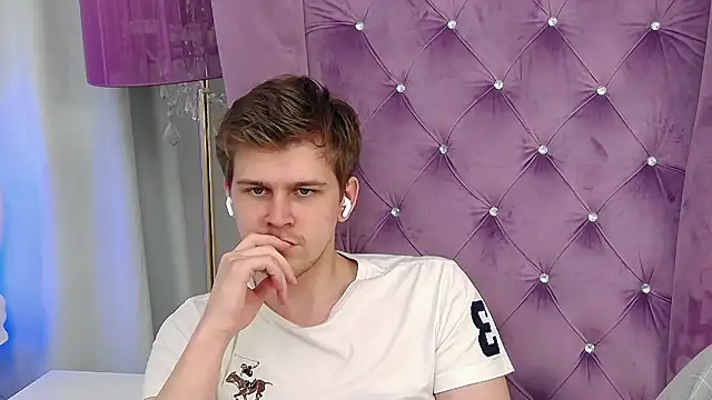 NickJohnas online show from April 2026 06:56:02 PM