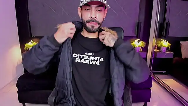 Snapshot of arcangel_harris chatting on January 2026 03:20:02 AM arcangel harris online show from January 2026 03:20:02 AM