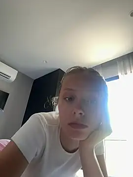 SunnyShiney online show from February 2026 09:40:01 AM