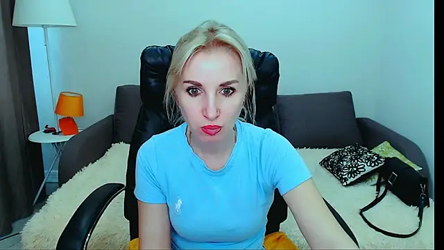 Snapshot of Hanna--Sweet chatting on May 2026 10:31:02 AM Hanna--Sweet online show from May 2026 10:31:02 AM
