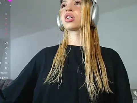 alina lee online show from December 2025 08:57:02 PM