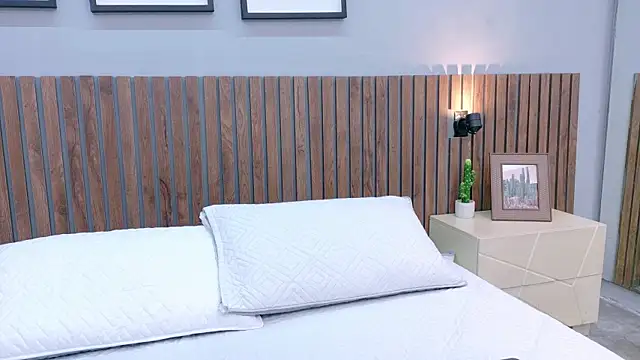 Mia Bellefort online show from April 2026 08:43:02 PM