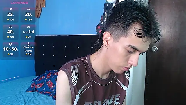 Juan Gomezz26 online show from May 2026 09:21:01 PM