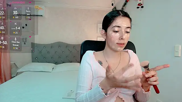 Snapshot of emmalove_doll chatting on January 2026 08:12:01 PM emmalove doll online show from January 2026 08:12:01 PM