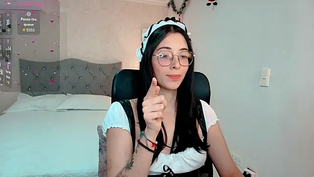 Snapshot of emmalove_doll chatting on January 2026 01:35:02 PM emmalove doll online show from January 2026 01:35:02 PM