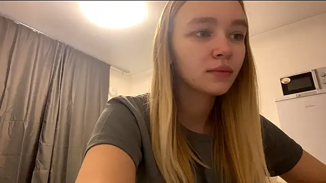 Snapshot of Leifuture chatting on April 2026 05:27:02 AM Leifuture online show from April 2026 05:27:02 AM