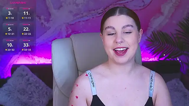 Snapshot of GingerPinky chatting on January 2026 01:38:02 PM GingerPinky online show from January 2026 01:38:02 PM