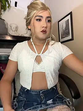 Snapshot of TaylorSweetI chatting on August 2026 10:17:01 AM TaylorSweetI online show from August 2026 10:17:01 AM