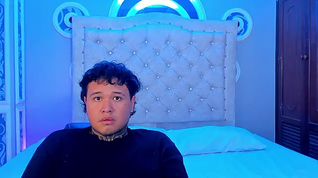 Beele and Evie online show from February 2026 08:10:01 PM